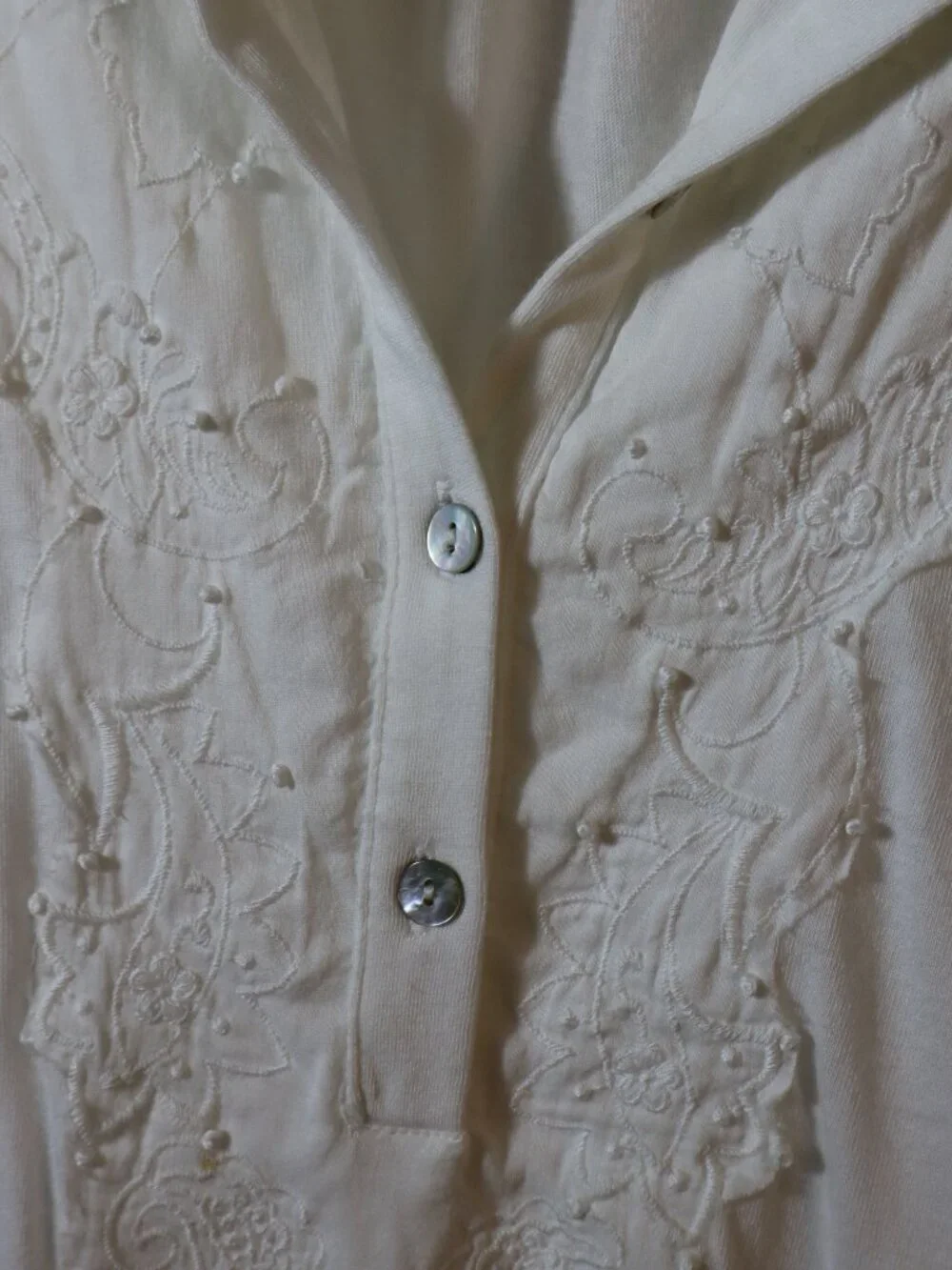 Lucky Brand Cotton White T-shirt with Embroidered White design, Size Small - Picture 4 of 4